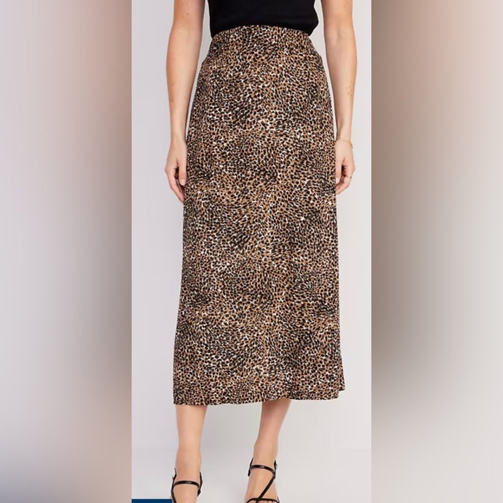 Old Navy High-Waisted Smocked Crepe Maxi Skirt